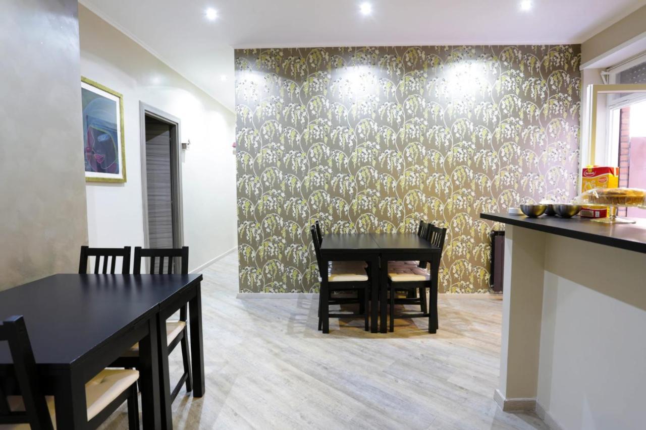 Domus Pio XI Bed & Breakfast Рим Екстериор снимка